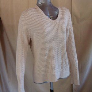 Pria V-neck Sweater
